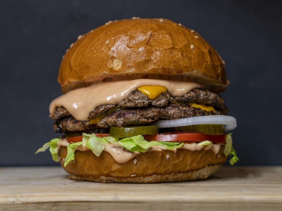 BLUEBERRY MAC & CHEESE BURGER